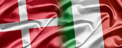 Et billede, der indeholder stof, R�dbrun, r�d, flag

Automatisk genereret beskrivelse