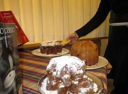 Et billede, der indeholder mad, bagte godter, Snack, indend�rs

Automatisk genereret beskrivelse