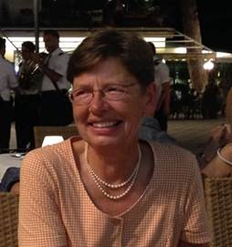 Et billede, der indeholder person, Ansigt, t�j, smil

AI-genereret indhold kan v�re ukorrekt.